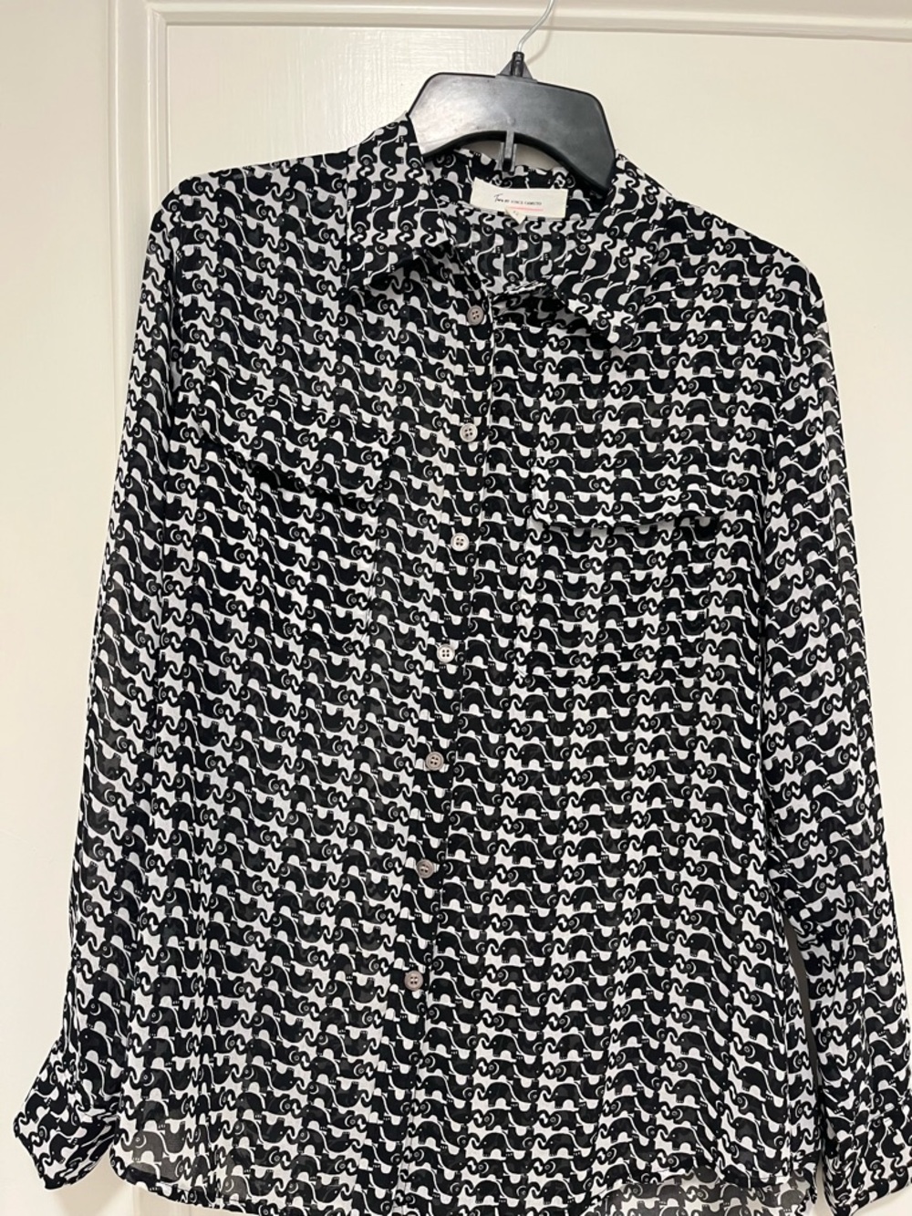 Vince Camuto Black & White Elephant Print Blouse size XS